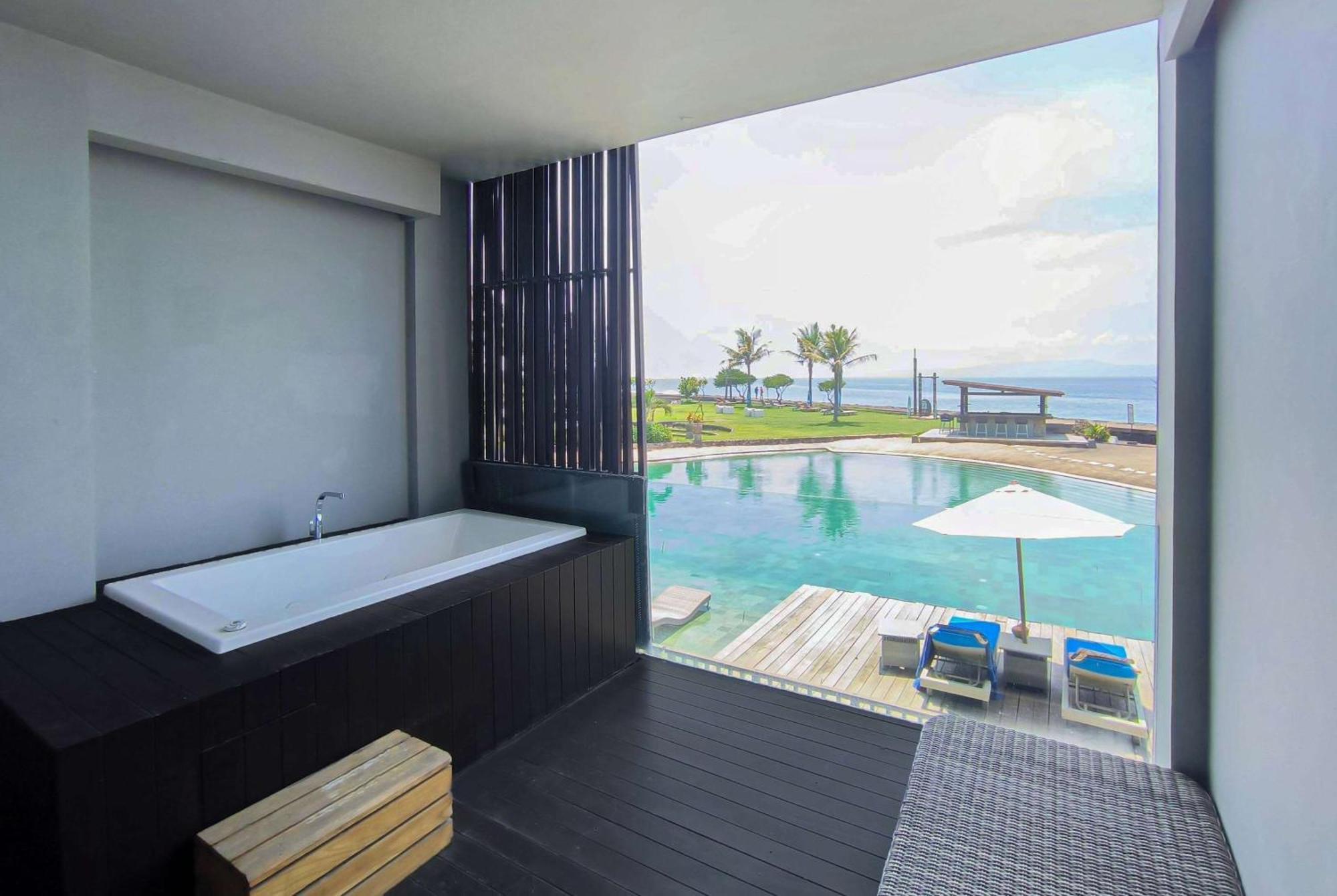 Wyndham Tamansari Jivva Resort Bali Siyut Esterno foto A bathroom at the hotel