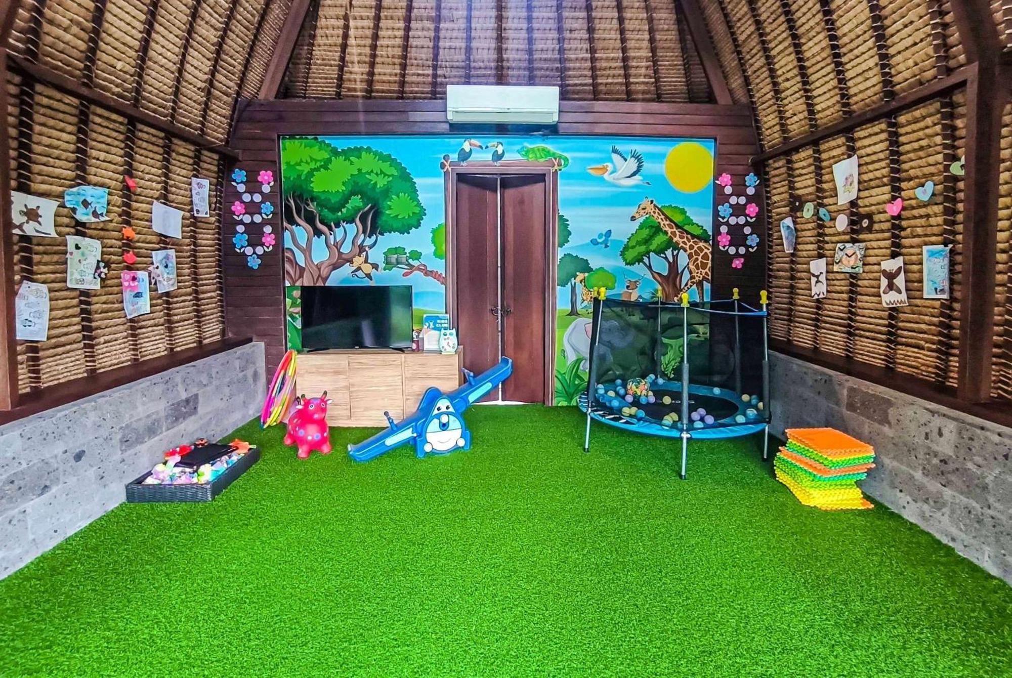 Wyndham Tamansari Jivva Resort Bali Siyut Esterno foto The interior of a typical playhouse
