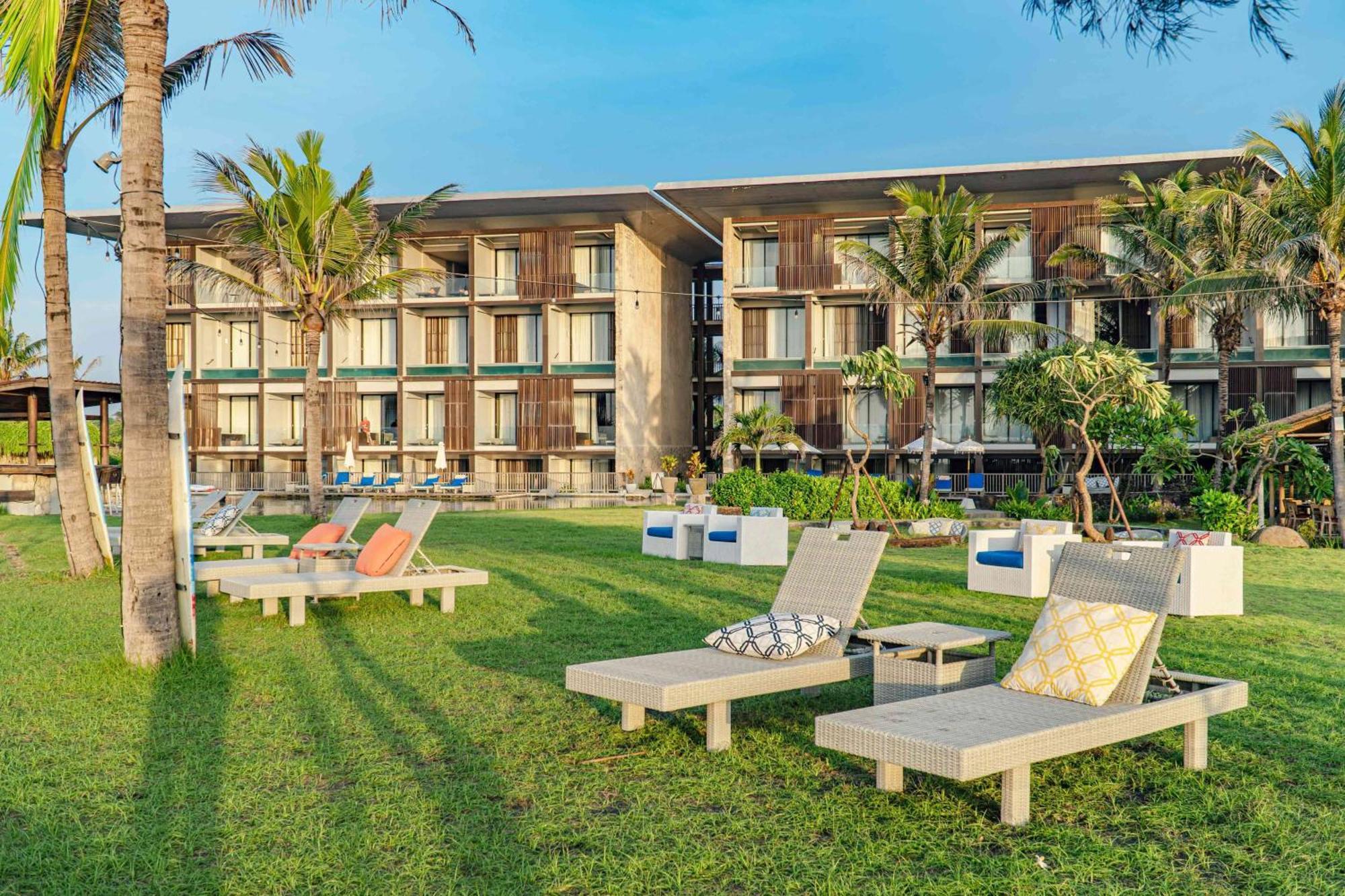 Wyndham Tamansari Jivva Resort Bali Siyut Esterno foto The resort's beach