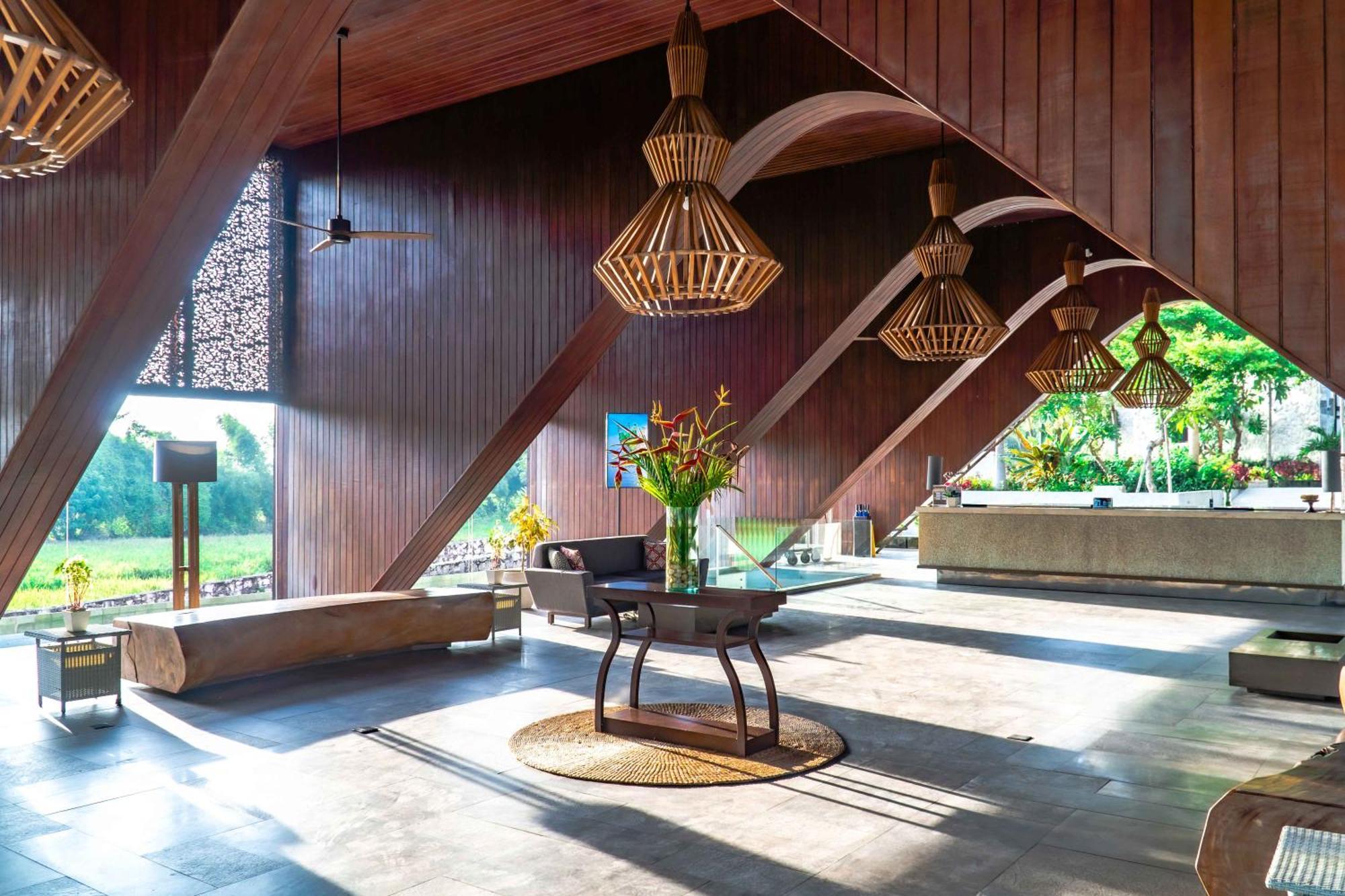 Wyndham Tamansari Jivva Resort Bali Siyut Esterno foto Interior of the hotel
